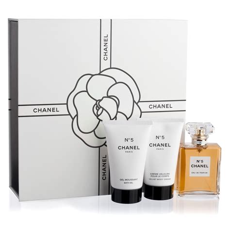 chanel no 5 fdf christmas|chanel gifts for christmas.